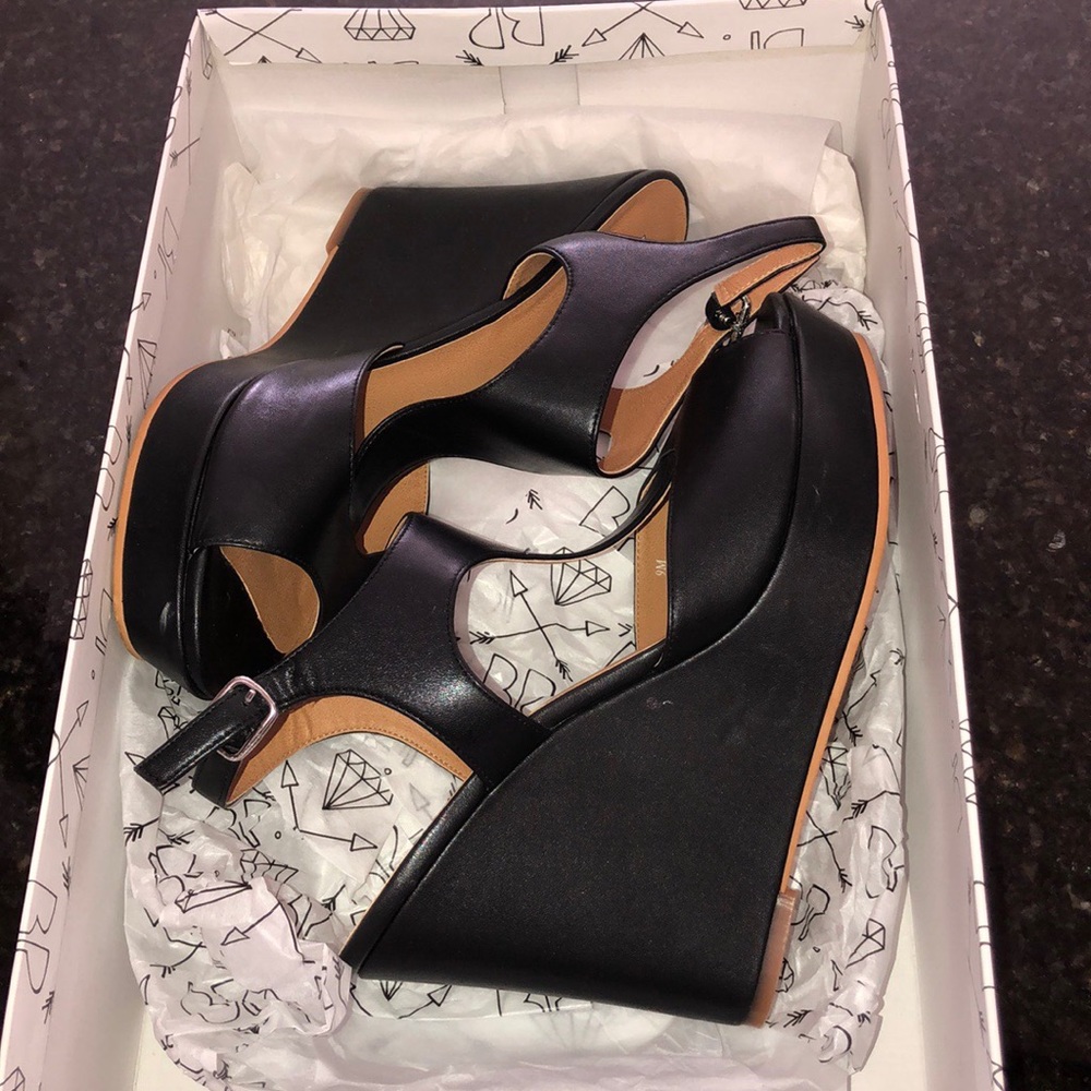 Black Bp heels.